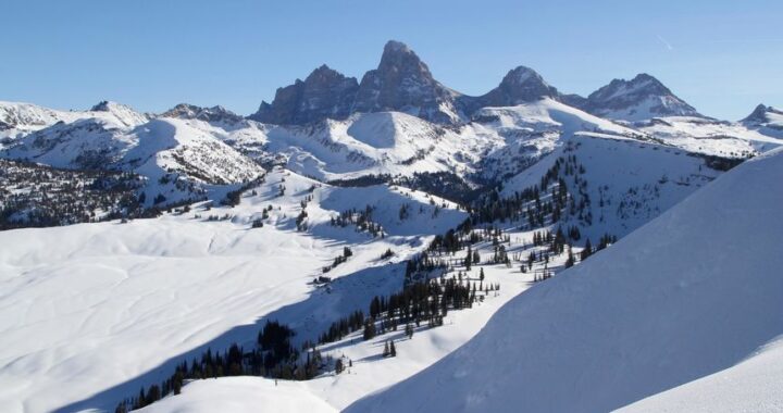 best ski resorts in wyoming