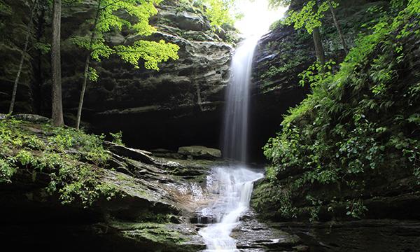 Waterfalls In Illinois to visit in spring 